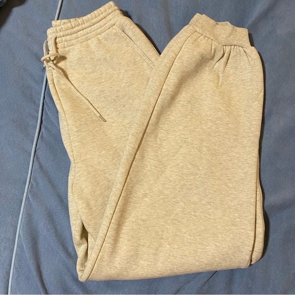 H&M Sweats - Picture 2 of 2